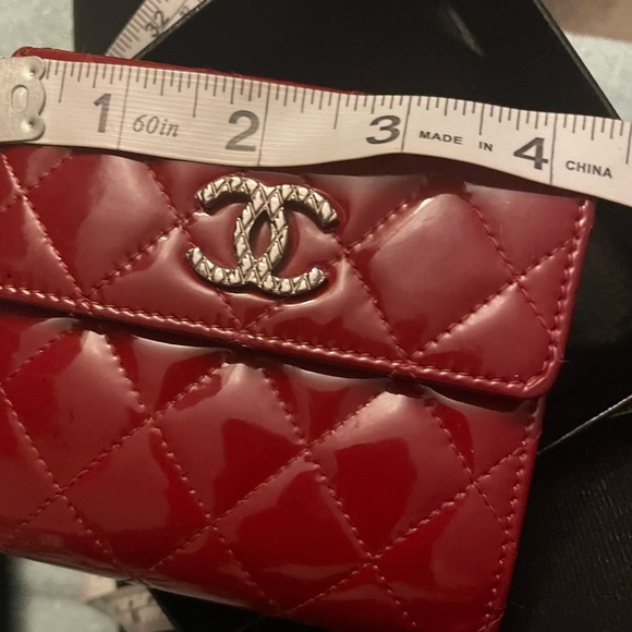 Chanel Shiny Red Quilted Wallet - Picture 5 of 14